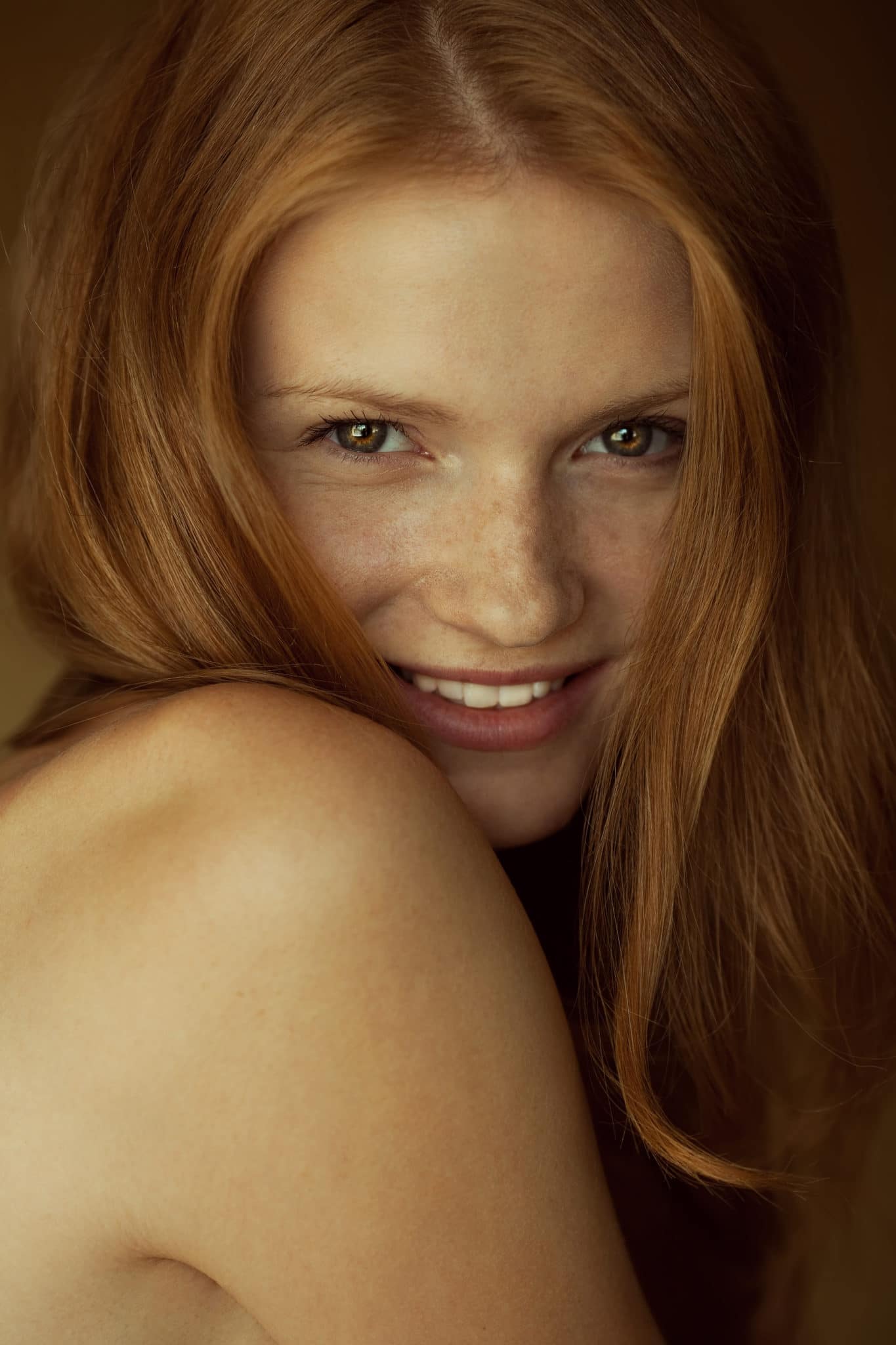 Emotive,Portrait,Of,A,Fashionable,Model,With,Red,(ginger),Wavy
